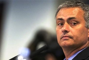 Mourinho hứa làm từ thiện nếu Chelsea vô địch