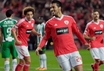 Rộ tin bản hợp đồng đầu tiên của Man Utd là 1 trung vệ