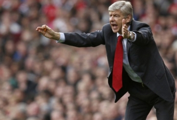 Người cũ muốn Wenger xách va li rời Emirates