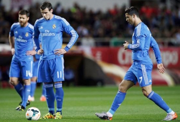 Video bóng đá: Sự thật vụ tranh đá phạt giữa Ronaldo và Bale