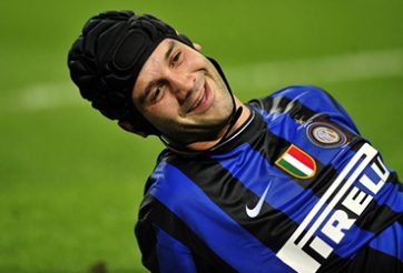 Chivu giã từ sự nghiệp sân cỏ