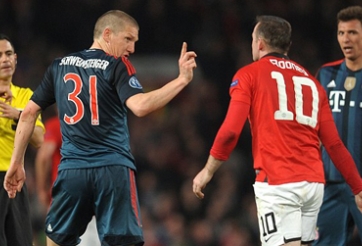 Người Bayern điên tiết vì tình huống ăn vạ của Rooney