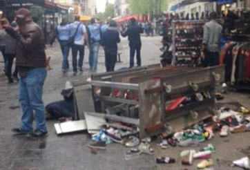 CĐV Chelsea làm loạn tại Paris