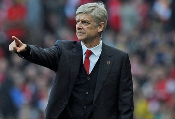 HLV Wenger xấu hổ và thừa nhận Arsenal khó vào Top 4