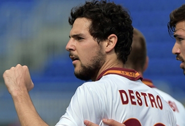 Destro rực sáng, Roma xé nát Cagliari