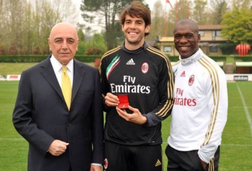 Kaka được vinh danh sau trận đấu thứ 300 tại AC Milan