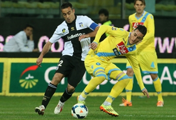 Thua Parma, Napoli chính thức ‘buông súng’