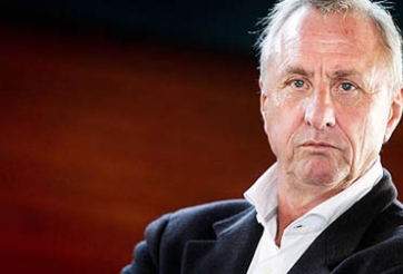 Johan Cruyff tiếp tục chỉ trích Hội đồng quản trị của Barca
