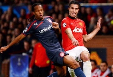 Chi đậm, Monaco quyết đưa Van Persie về Ligue 1