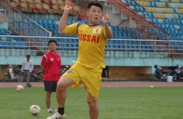 Văn Quyến trở lại tập luyện cùng với V.Ninh Bình