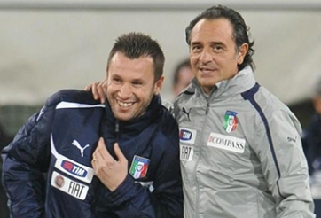 Prandelli phải xin lời khuyên từ Donadoni về Cassano