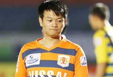 Văn Quyến bị nghi ngờ bán độ lần hai khiến NHM 'đứng tim'