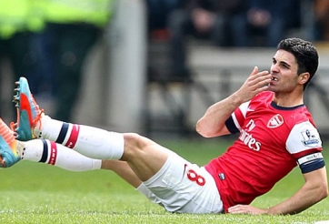 Mikel Arteta gãy một cái răng ở trận Arsenal đại thắng Hull City