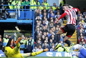 Chelsea 1-2 Sunderland: The Blues hết cửa vô địch