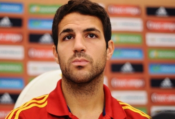 ‘Derby Manchester’ vì Cesc Fabregas