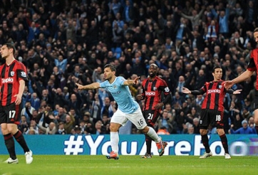 Đánh bại West Brom, Man City thắp lại cuộc đua vô địch