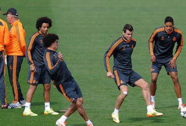 Pepe ‘xâu kim’ Marcelo khiến Ronaldo và Bale thán phục