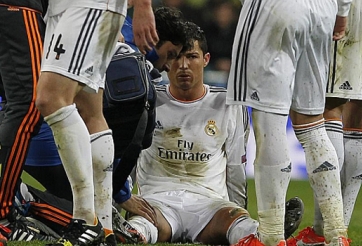 Ronaldo bực tức với đội ngũ y tế của Real Madrid