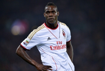 Balotelli: Họ chẳng biết gì về bóng đá cả
