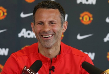 Giggs bị nhầm với Moyes ở ngay cuộc họp báo đầu tiên