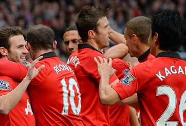 Man Utd thắng đậm trận đầu Giggs cầm quân