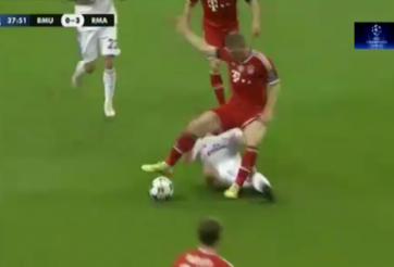 Video bóng đá: Pha vào bóng tai hại khiến Alonso phải trả giá đắt