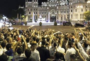 Fan Real Madrid ăn mừng như thể đã vô địch