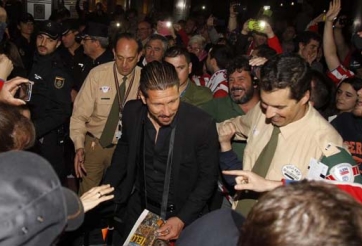 Atletico làm náo loạn thủ đô Madrid trong ngày trở về