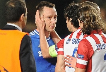 Terry lại khóc, Mourinho đổ lỗi tại Courtois