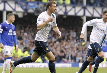 Man City còn cách ngôi vương Premier League ‘hai bước chân’