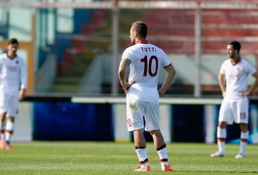 Roma tự dâng Scudetto cho Juve