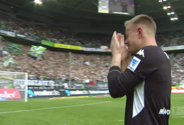 Video bóng đá: Màn chia tay cảm động của thủ thành Ter Stegen trước khi tới Barca