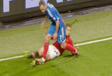 Januzaj suýt gãy lìa chân trong trận thắng Hull City