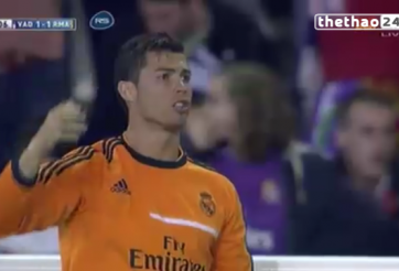 Video bóng đá: CR7 'chỉ đạo' thay Ancelotti khi Real bị ghi bàn