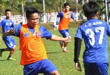 Hoàng Thống chia tay U19 Việt Nam vì chấn thương nặng