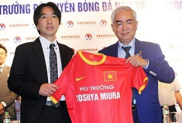 Chọn HLV Nhật trị “bệnh sao” của tuyển thủ Việt