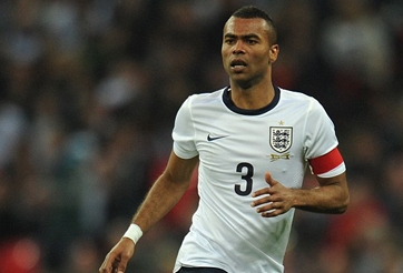 Ashley Cole giã từ sự nghiệp thi đấu quốc tế