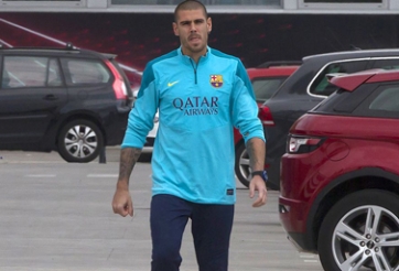 Pique trở lại tập luyện, Victor Valdes nói lời chia tay Barca