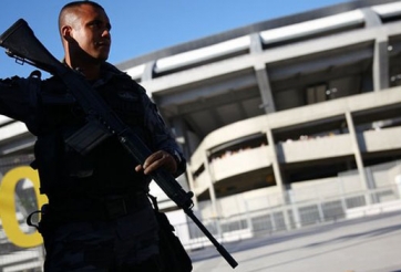 Khuyến cáo tại World Cup 2014: Không phản ứng, la hét... khi bị cướp