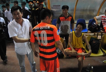 V.Ninh Bình quyết định chia tay Văn Quyến