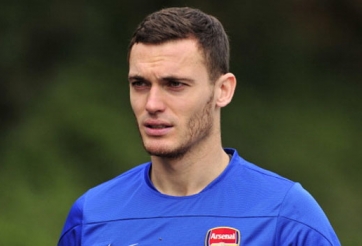 AS Roma muốn có đội trưởng của Arsenal