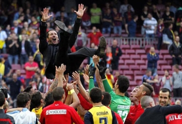 Diego Simeone nói gì sau thắng lợi lịch sử của Atletico tại La Liga?