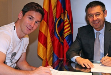 Lionel Messi CHÍNH THỨC ký hợp đồng mới với Barcelona