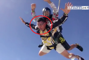 VIDEO: Ronaldo béo nhảy dù cổ động đội nhà vô địch