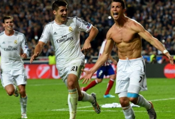 Nổ súng trong trận chung kết, Ronaldo vượt mặt Messi