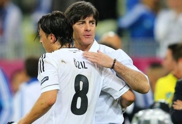 Mesut Ozil bị cảnh báo về cơ hội dự World Cup 2014