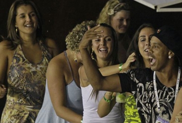 Ronaldinho có cách kiếm tiền độc đáo trong mùa World Cup 2014