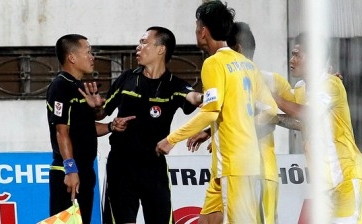 Trọng tài điều hành trận đấu Hải Phòng – QNK.QN đối mặt với án phạt nặng