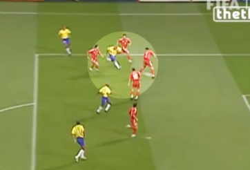 Video World Cup: Ronaldo béo ghi bàn giữa vòng vây của hậu vệ Thổ Nhĩ Kỳ (bán kết 2002)