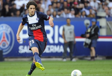 Tam đại gia Ngoại hạng Anh sục sôi vì Adrien Rabiot